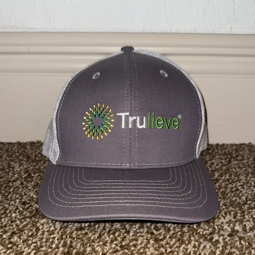 Trulieve Gray and White Cap